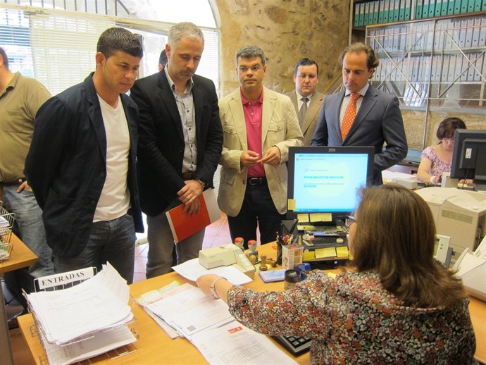 Presentación Del Escrito Por Alcaldes Del PSOE