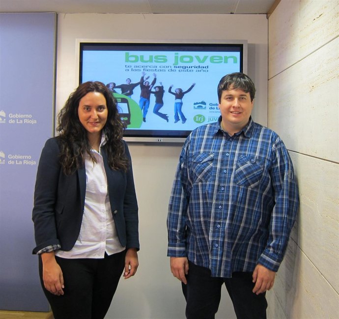 Mariate Antoñanzas (Directora IRJ) Y Carlos Barrón (Concejal De Santo Domingo)