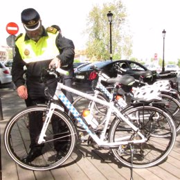 La Bicicleta: Nuevo Vehículo De La Policía Local