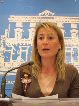 Elena Nevado, Alcaldesa  De Cáceres Y Senadora