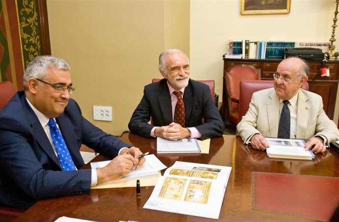 Presentación Del Lbro 'La Pirotecnia Militar' Publicado Por La US