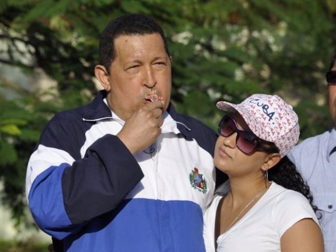 Hugo Chávez Con Su Hija Rosa En La Habana.