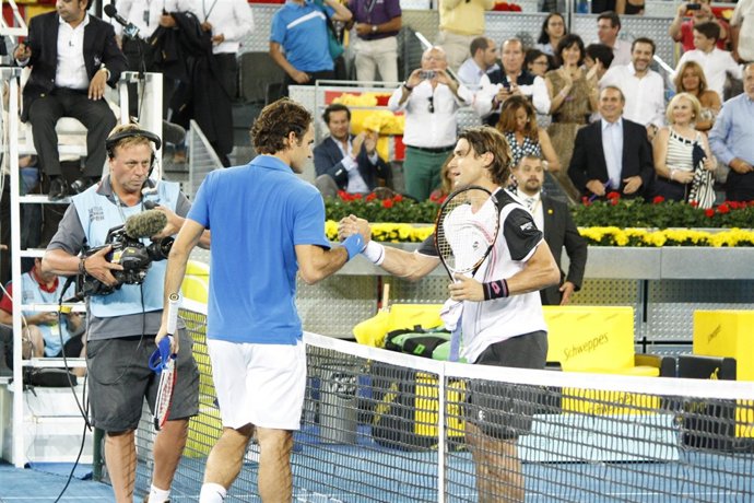 Federer Saluda A Ferrer Después De Ganarle