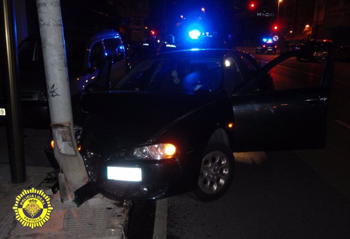 Vehículo Siniestrado En La Avenida Casalduch De Castellón.
