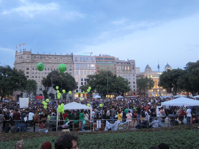 Los 'Indignados' En Plaza Catalunya