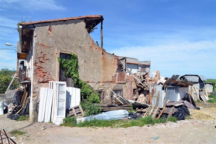 Ruina Del Número 80 De La Calle Foramontanos, En Santander
