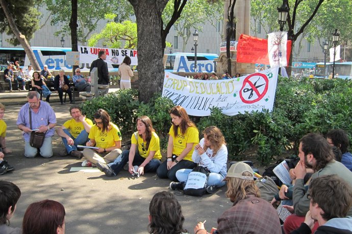 Coloquio Educación 'Indignados'  En Plaza Catalunya