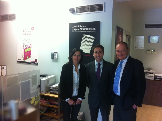 Óscar Liria Y Representantes De Grupo Gourmets 