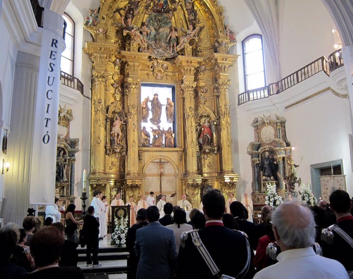 Momento De La Eucaristía En Honor De San Pedro Regalado