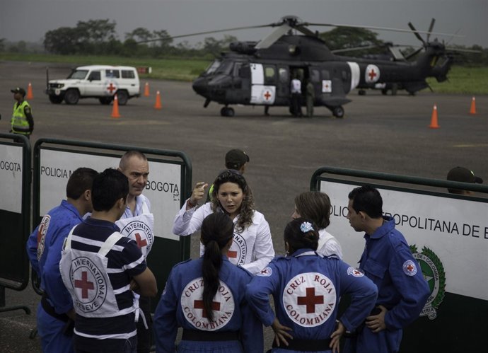 Helicóptero que participa en la liberación de rehenes de las FARC
