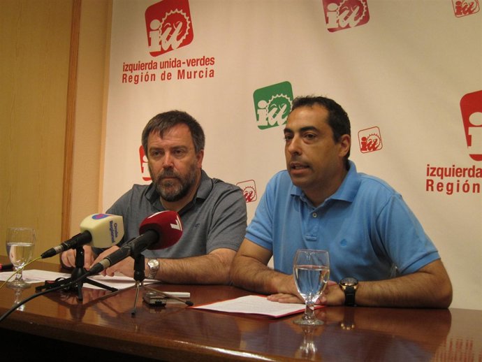 Edil IU-Verdes, Ignacio Tornel (Izq) Y Coordinador En El Municio, Fco Muñoz