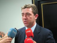 Jiménez ve "más que probable" que los recortes en Educación y Sanidad "invadan las competencias" de Navarra