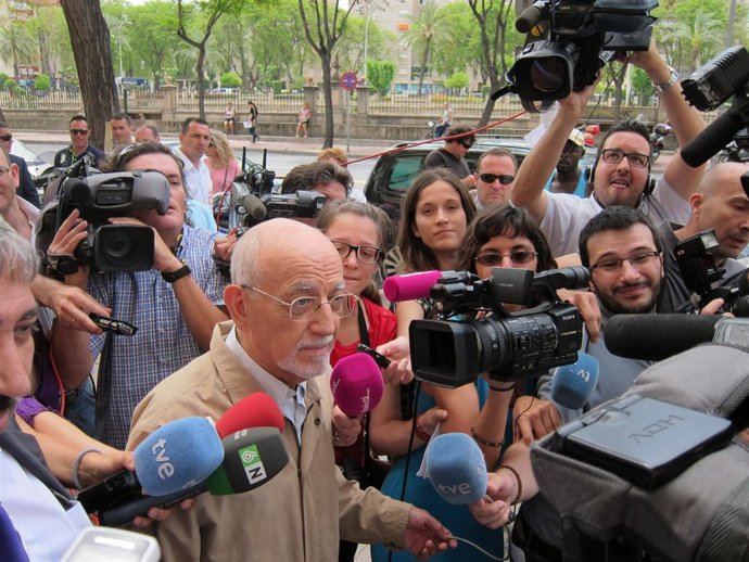 El Director Del Teléfono De La Esperanza De Murcia