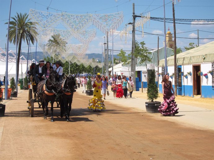 Paseo De Caballos En La Feria De Córdoba