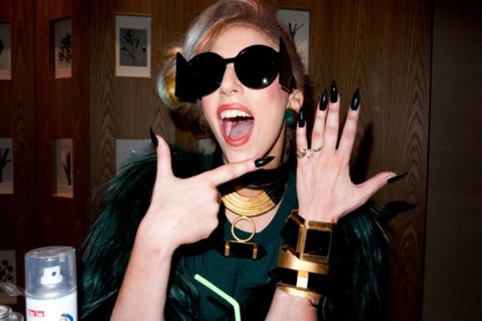 LADY GAGA