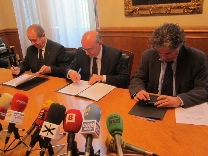 El Conseller F.Puig, El Presidente Del TSJC, M.A.Gimeno, Y El De FGC, E.Ticó