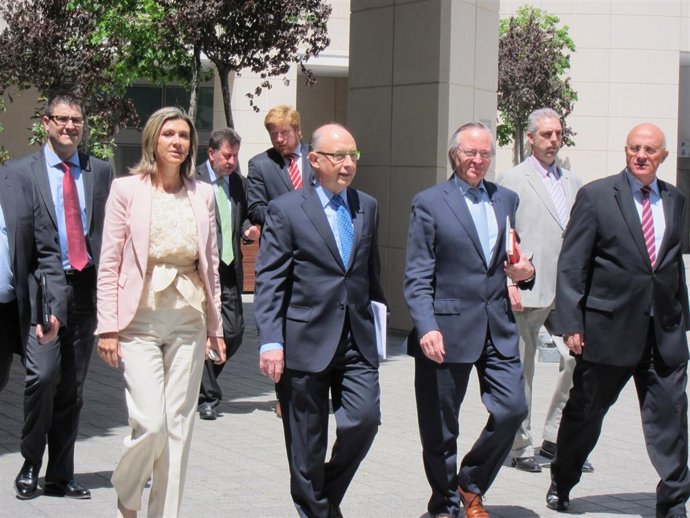 María De Los Llanos De Luna, C.Montoro, J.Piqué Y J.Oliu