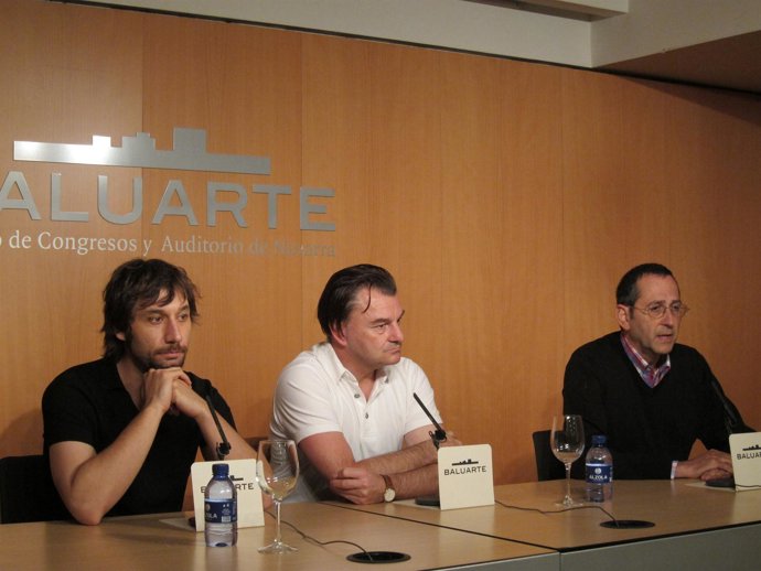 Raúl Fernandez Y Antoni Comas En Rueda De Prensa.