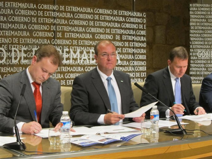 Monago Firma Convenio