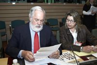 Quintana defiende en Bruselas posponer hasta 2020 el compromiso de alcanzar el rendimiento máximo sostenible