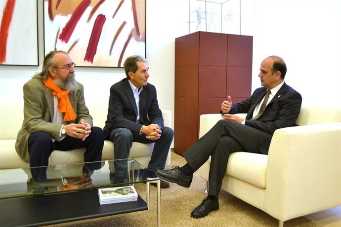 Alberto Catalán, Con Responsables Del Ateneo Navarro.