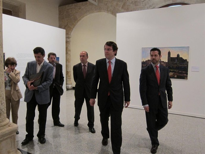 Fernández Mañueco Accede A La Sala De Santo Domingo De La Cruz