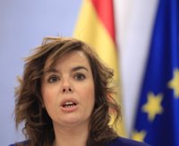 Sáenz de Santamaría pide a CCAA y ayuntamientos "máxima colaboración" para cumplir con el objetivo de déficit