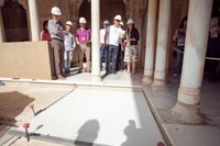 Comienzan los trabajos de pavimentación en el Patio de los Leones, que finalizará en dos meses
