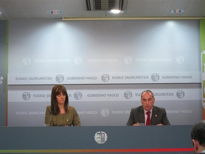 LOS CONSEJERO IDOIA MENDIA E IÑAKI ARRIOLA