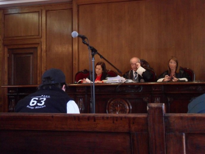 El Acusado Ante El Juez