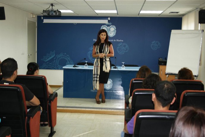 La Diputada De Desarrollo Local, Esperanza Cortés, Inaugura Un Curso De FPE. 
