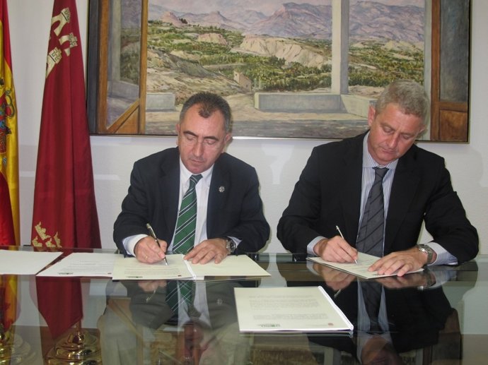 Imagen De La Firma Del Convenio