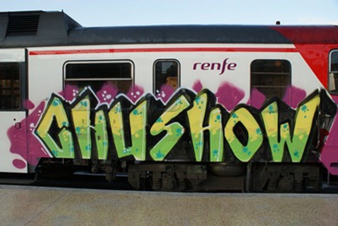Grafiti Realizado Por Dos Jóvenes De Madrid En Un Tren De Alicante