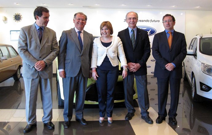 Machado, Bonig Y Adés, En El Centro, Durante La Visita A Ford Almussafes.