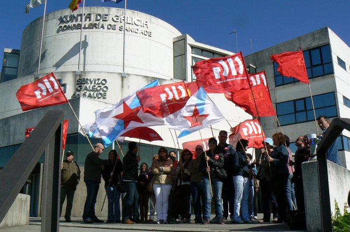 Protesta De CIG Saúde Frente Al Sergas En Santiago.