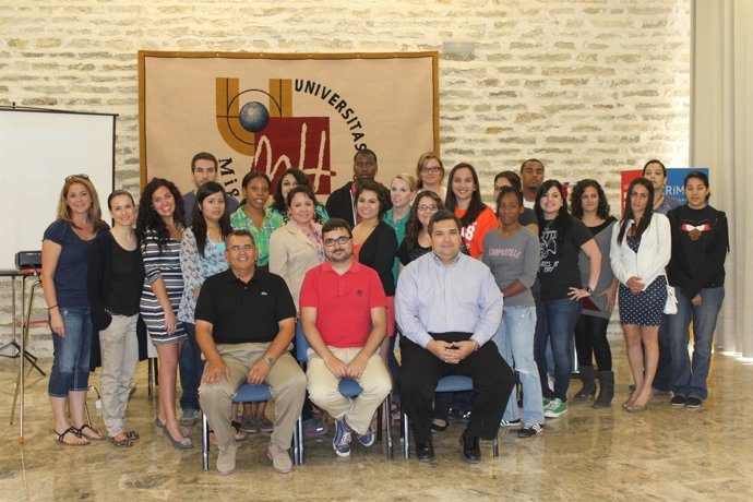 Profesores Y Estudiantes De Texas En La UMH