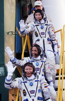 Despega La Nave Soyuz TMA-04M, Con Dos Cosmonautas Rusos Y Un Astronauta Estadou