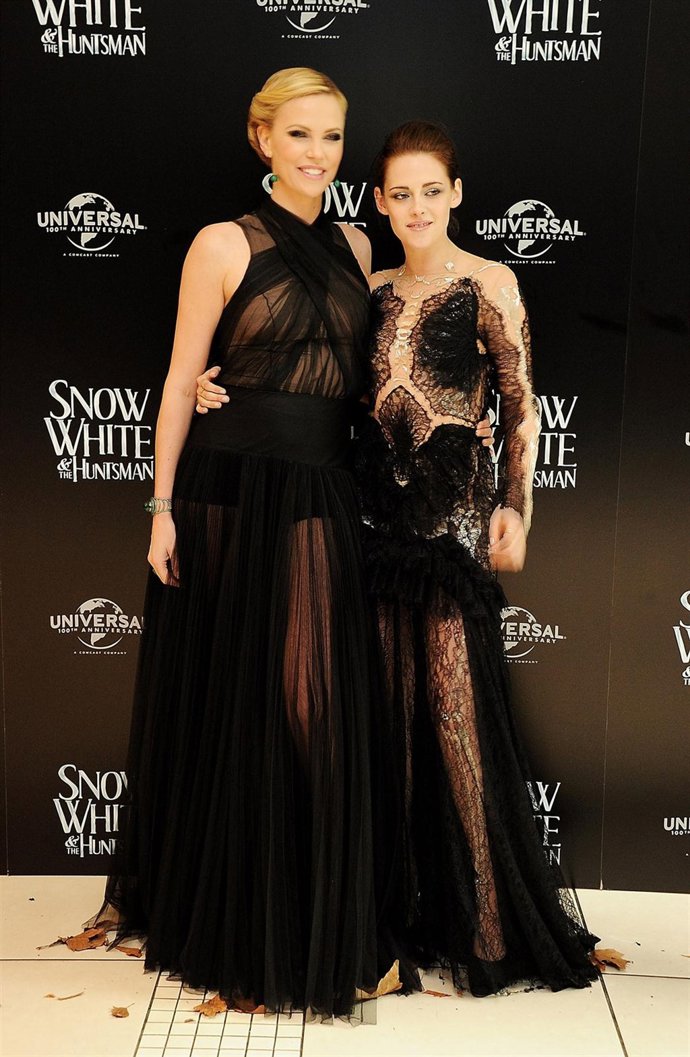 CHARLIZE THERON Y KRISTEN STEWART