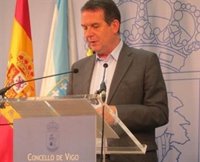 Caballero manifiesta su "protesta absoluta" porque la Xunta aporte 2,7 millones a Santiago "en concepto de capitalidad"