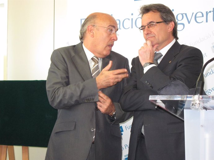 El Conseller De Salud, Boi Ruiz, Y El Presidente De La Generalitat, Artur Mas