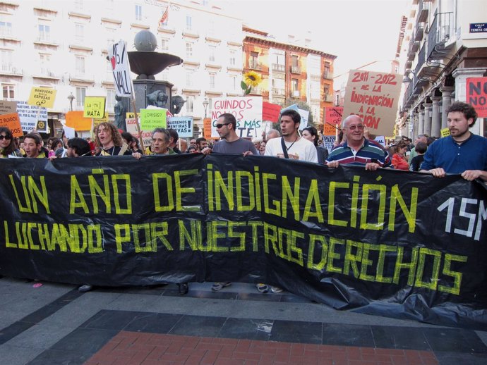 Participantes En La Manifestación Del 15M En Valladolid.