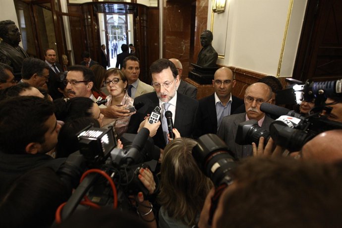 Mariano Rajoy En Los Pasillos Del Congreso