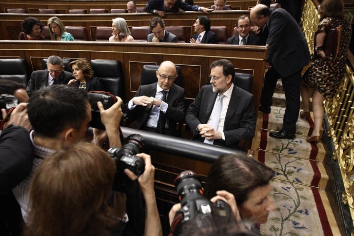 El Ministro De Hacienda, Cristóbal Montoro, Y El Presidente Del Gobierno, Marian