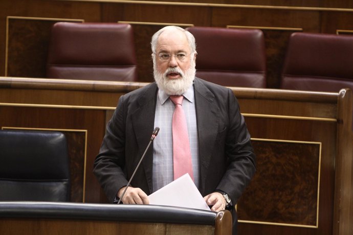 El Ministro De Agricultura, Alimentación Y Medio Ambiente, Miguel Arias Cañete, 