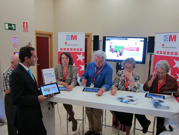 Salvador Victoria Presenta La Iniciativa 'Súmate A La Red'