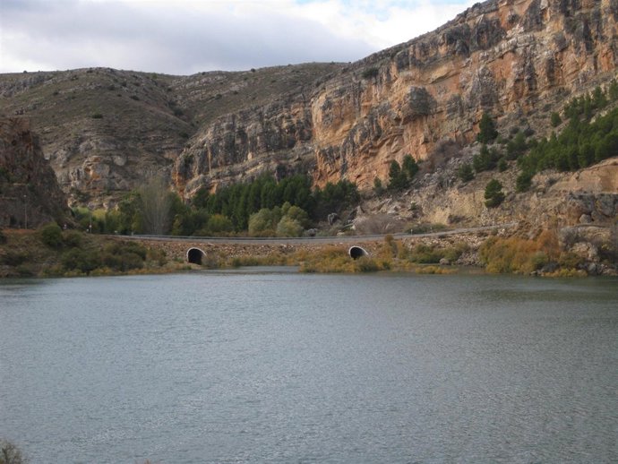 Un De Los Pantanos De La Cuenca