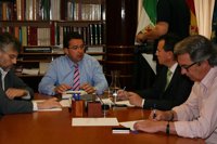 La Mesa del Parlamento extremeño aprobará este mes la bajada de sueldos de diputados regionales acordada por los grupos