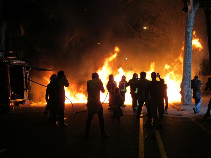 Altercados Durante La Huelga En Barcelona 29M