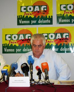 El Secretario General De COAG-A, Miguel López, En Rueda De Prensa.