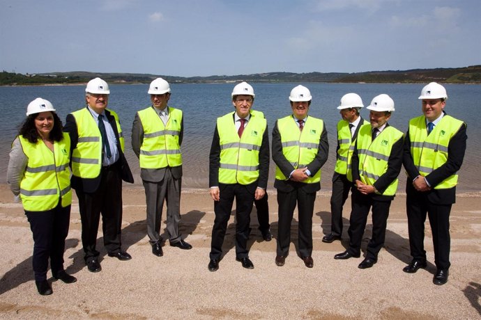 El Presidente De La Xunta Visita El Lago Artificial En As Pontes